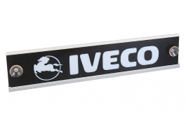 Табличка светящаяся черная IVECO 24В в прикуриватель (10х50 см.)