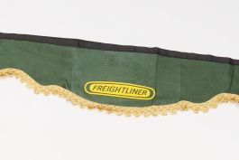 Ламбрекен лобового стекла и угол FREIGHLINER (польская ткань) Зеленый с золотым